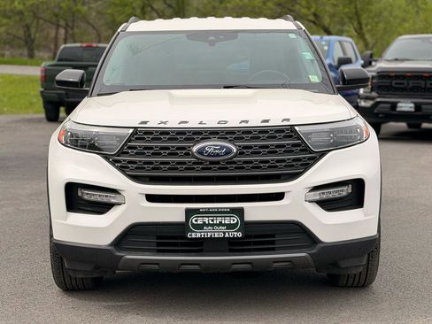 Used 2023 Ford Explorer XLT w/ XLT Sport Appearance Package AWD/4WD image 2