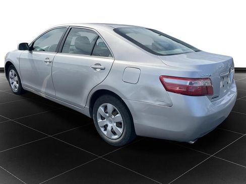 Used 2009 Toyota Camry XLE FWD image 3
