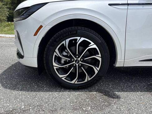 New 2026 Lincoln Nautilus Reserve AWD/4WD image 16