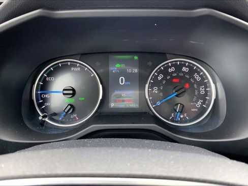 Used 2022 Toyota RAV4 XLE Premium image 20