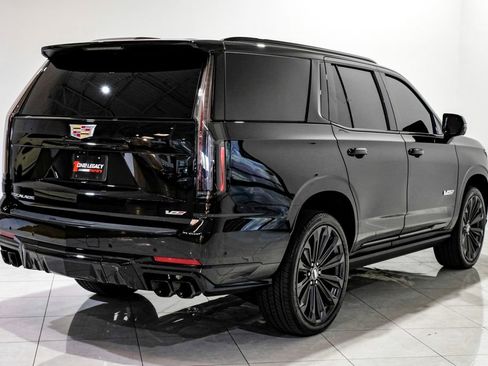 Used 2025 Cadillac Escalade V image 5