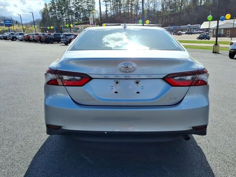 Used 2022 Toyota Camry LE w/ Convenience Package image 6