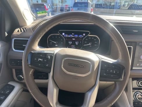 Used 2021 GMC Yukon XL Denali w/ Denali Premium Package image 32