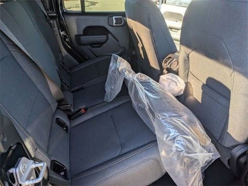 New 2026 Jeep Gladiator Sport image 18