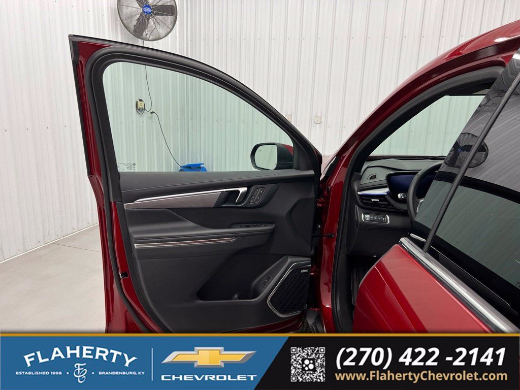 Used 2026 Buick Enclave Preferred w/ Power Package FWD image 8