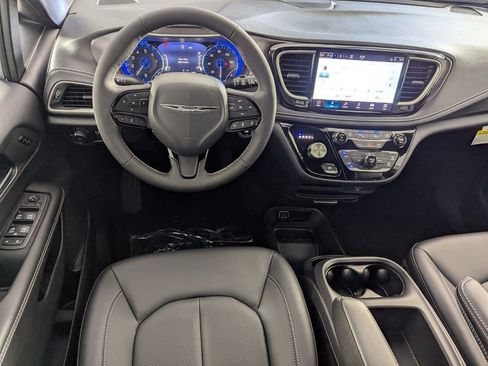 New 2026 Chrysler Pacifica Select w/ S Appearance Package image 13