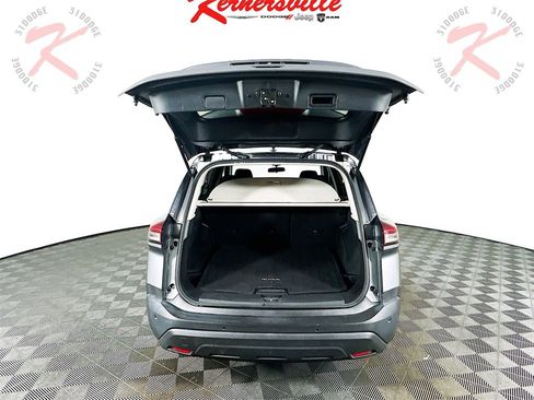 Used 2021 Nissan Rogue S image 28