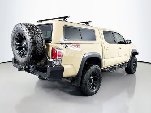 Used 2020 Toyota Tacoma TRD Off-Road w/ Technology Package AWD/4WD image 5