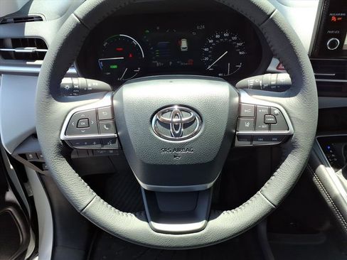 New 2026 Toyota Sienna XLE AWD/4WD image 16
