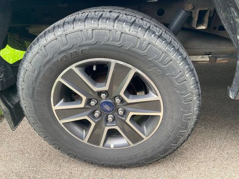 Used 2017 Ford F150 XLT w/ Equipment Group 302A Luxury AWD/4WD image 8