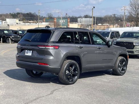 New 2026 Jeep Grand Cherokee Limited w/ Limited Altitude Package AWD/4WD image 8