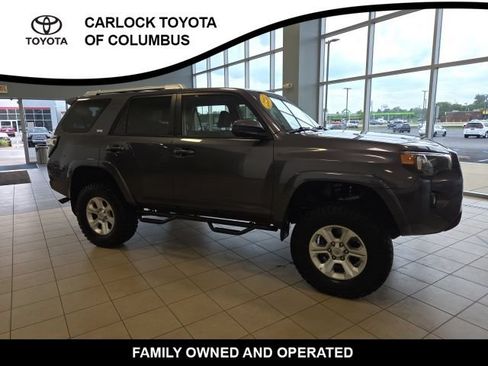 Used 2016 Toyota 4Runner SR5 AWD/4WD image 6