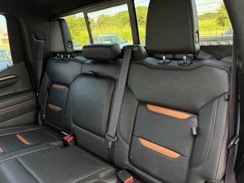 Used 2023 GMC Sierra 1500 AT4 w/ AT4 Preferred Package AWD/4WD image 19