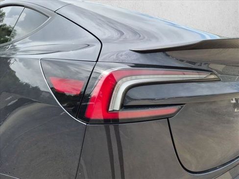 Used 2025 Tesla Model 3 Performance AWD/4WD image 9