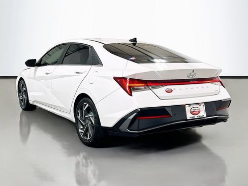Used 2024 Hyundai Elantra Limited FWD image 6