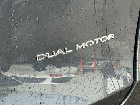 Used 2023 Tesla Model Y Long Range image 24