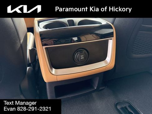 Used 2023 Kia Carnival EX image 18