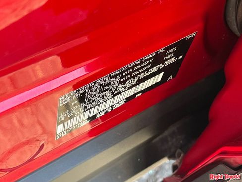 Certified 2025 Toyota RAV4 XLE AWD/4WD image 33