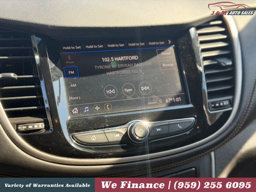 Used 2020 Chevrolet Trax LT w/ LT Convenience Package AWD/4WD image 14