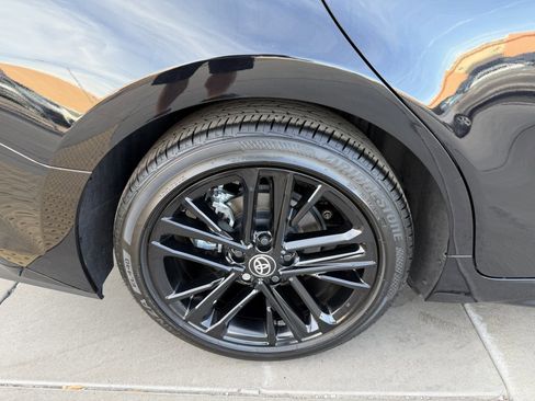 Used 2025 Toyota Camry SE w/ Convenience Package image 15