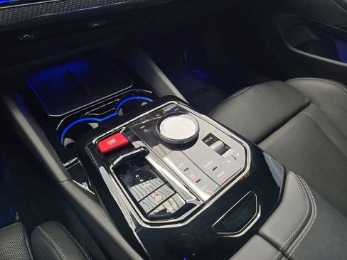 Used 2025 BMW M5 w/ Carbon Package image 21