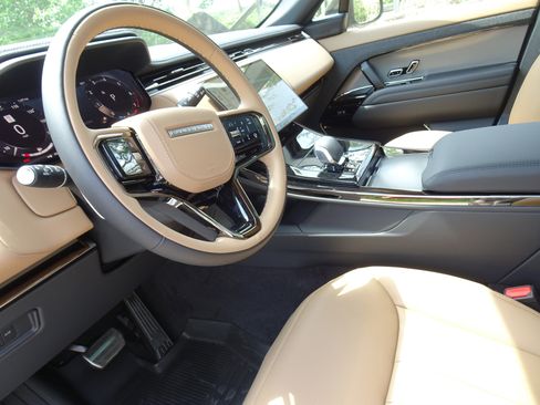 New 2026 Land Rover Range Rover Sport Dynamic SE AWD/4WD image 17