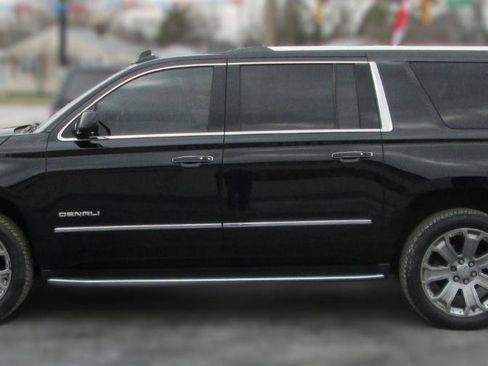 Used 2017 GMC Yukon XL Denali w/ Open Road Package image 4