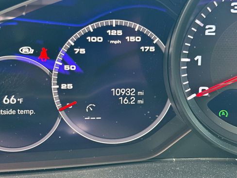 Certified 2023 Porsche Cayenne image 25