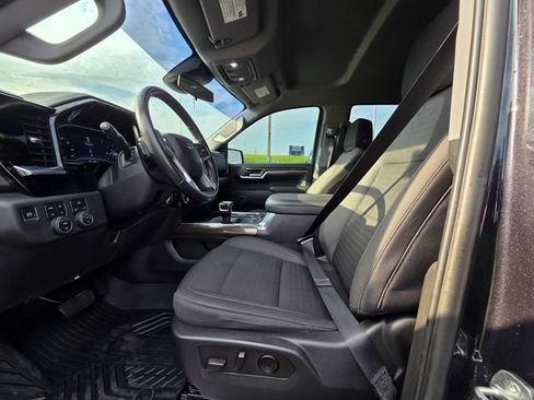 Used 2023 Chevrolet Silverado 1500 LT Trail Boss w/ Protection Package AWD/4WD image 13