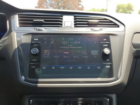 Used 2023 Volkswagen Tiguan SE w/ Panoramic Sunroof Package FWD image 19