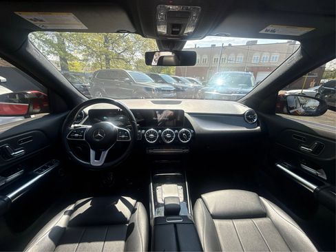 Used 2021 Mercedes-Benz GLA 250 4MATIC w/ Premium Package image 31