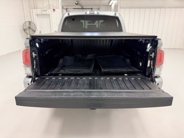 Used 2021 Toyota Tacoma TRD Off-Road w/ TRD Premium Off Road Package AWD/4WD image 25