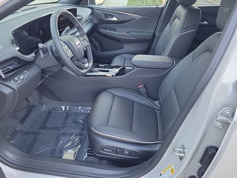 New 2026 Buick Envista Sport Touring w/ Studio Series image 9