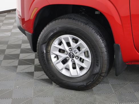 Used 2024 Nissan Frontier SV image 55