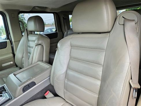 Used 2003 HUMMER H2 w/ Preferred Equipment Group image 11