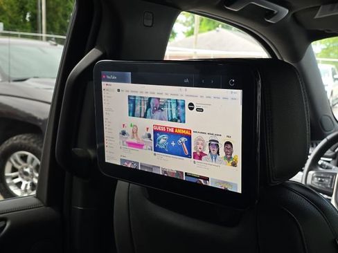 Used 2024 GMC Yukon XL Denali w/ Advanced Technology Package image 21