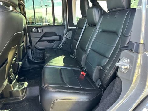 Used 2020 Jeep Wrangler Unlimited Sahara image 13