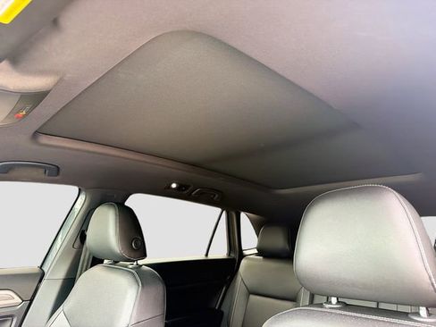 Used 2020 Volkswagen Atlas Cross Sport SE w/ Panoramic Sunroof Package FWD image 26