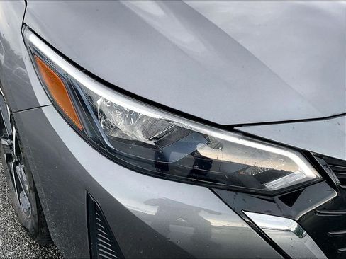 Used 2024 Nissan Sentra SV FWD image 29