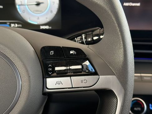 Used 2024 Hyundai Elantra SEL FWD image 27