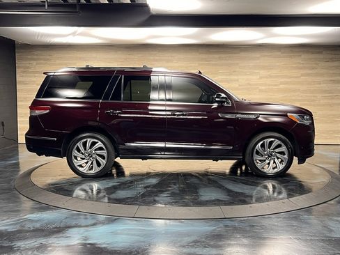 Used 2023 Lincoln Navigator Reserve image 17