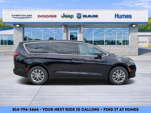 New 2026 Chrysler Pacifica Select AWD/4WD image 2