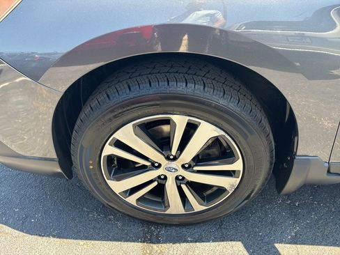 Used 2018 Subaru Outback 2.5i Limited AWD/4WD image 7