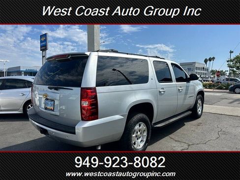 Used 2014 Chevrolet Suburban LT image 4