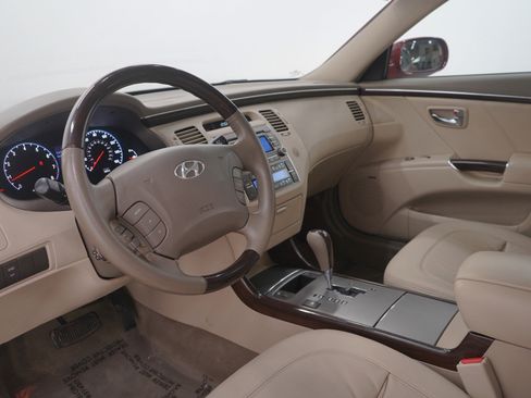 Used 2010 Hyundai Azera Limited image 23