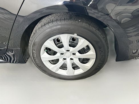 Used 2025 Toyota Corolla LE image 11