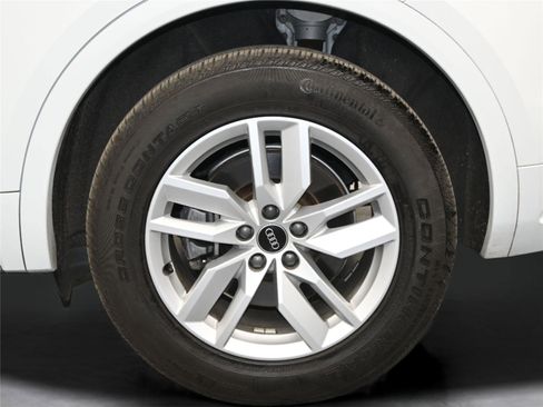 Used 2023 Audi Q5 2.0T Premium w/ Convenience Package image 10