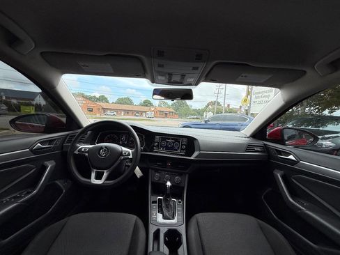 Used 2019 Volkswagen Jetta S w/ Driver Assistance Package image 9