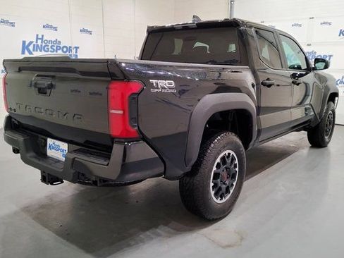 Used 2024 Toyota Tacoma TRD Off-Road image 3