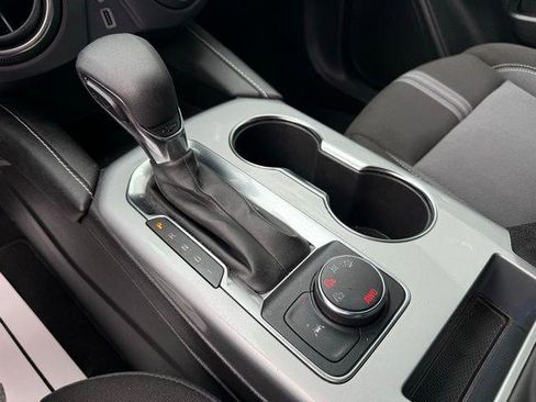 Used 2025 Chevrolet Blazer LT AWD/4WD image 10